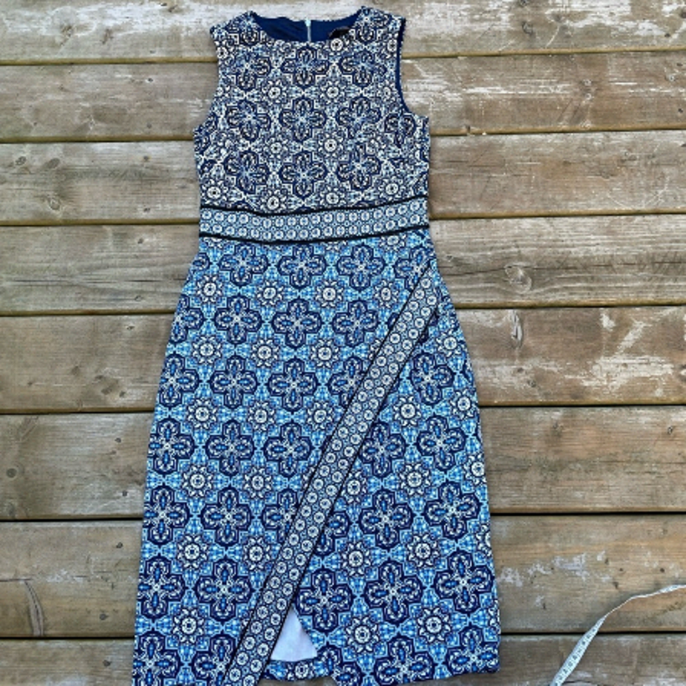 MAGGY London dress size 4